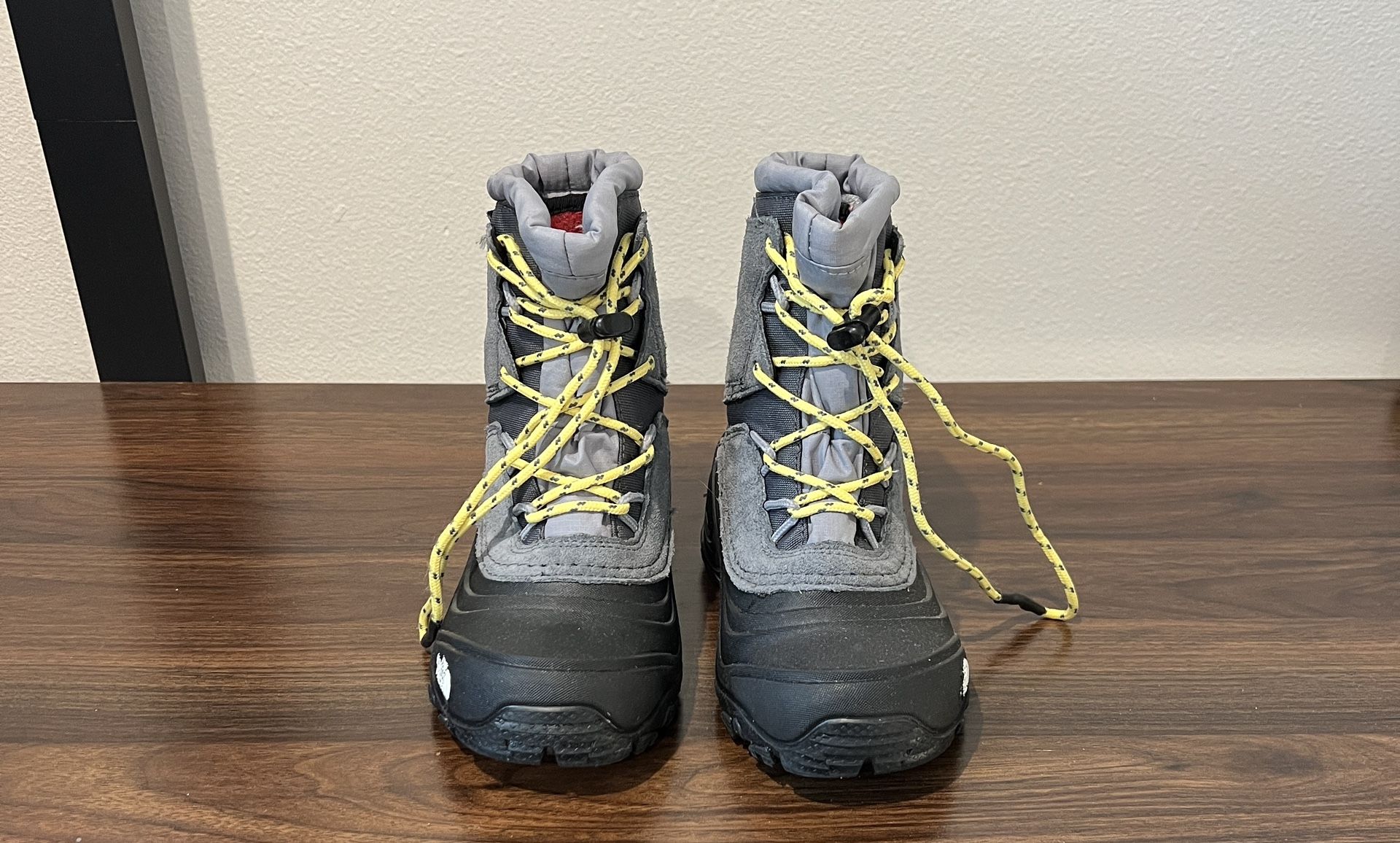 The North Face Kids Alpenglow Waterproof Insulated Boots, Great Condition!