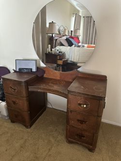 Antique Vanity Furniture