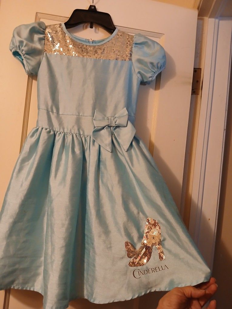 Cinderella Dress. KIDS Size S.  Fits 5/6  . Princess Dress. For Dress Up 