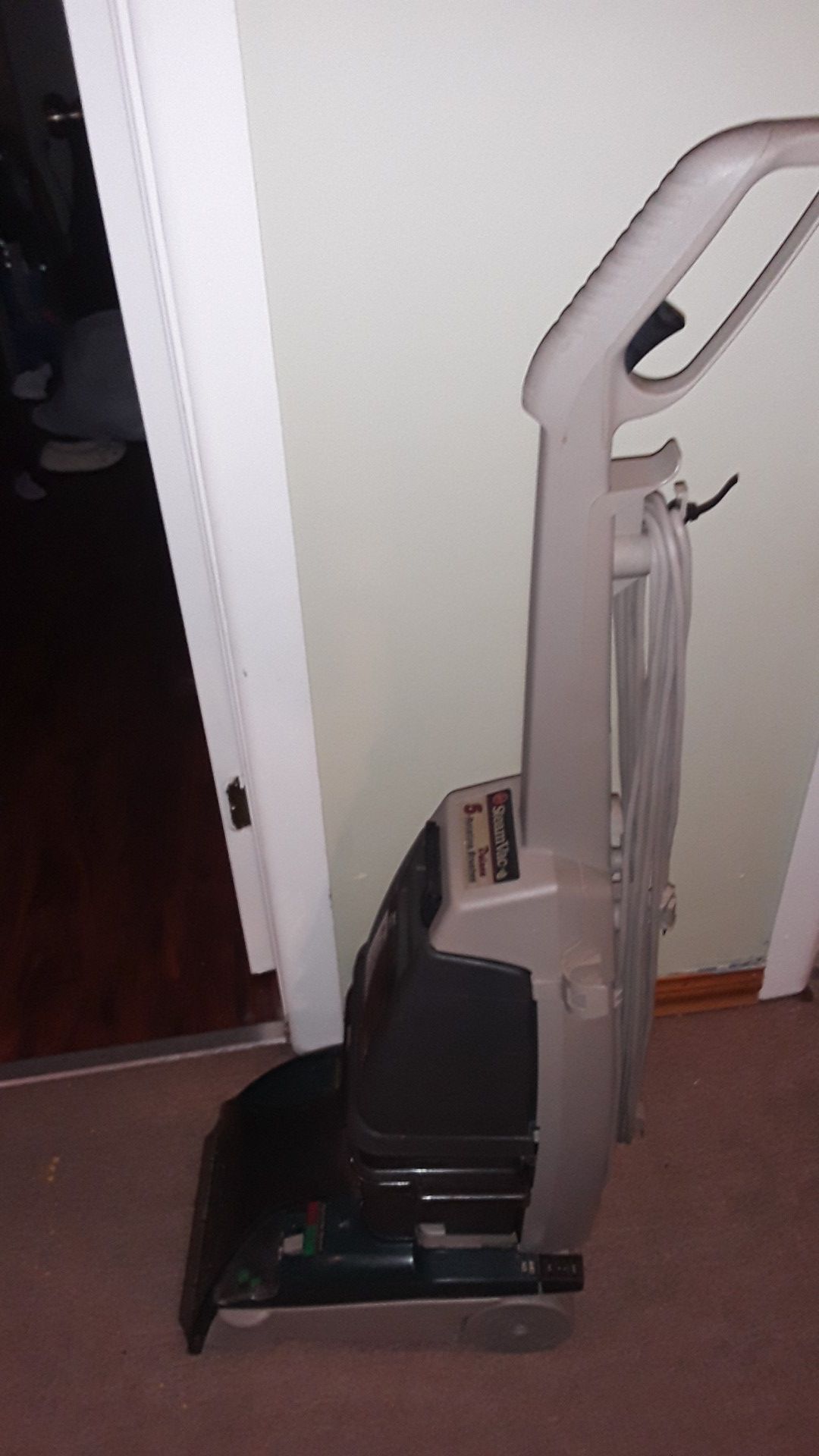 HOOVER STEAMVAC DELUXE 5 ROTATING BRUSHES for Sale in Chicago, IL OfferUp