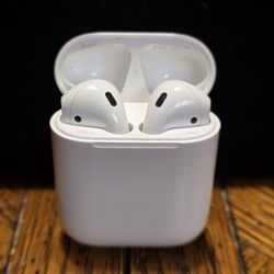 Apple AirPods 1st Generation In-Ear Headset with Charging Case - White