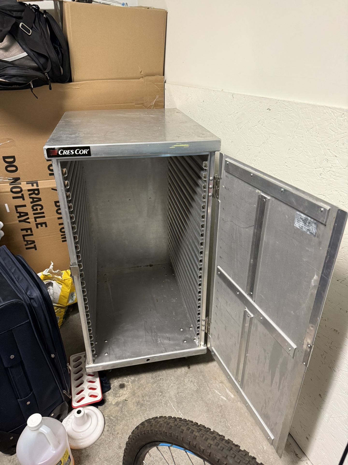 Cres Cor Enclosed Half Sheet Pan Rack