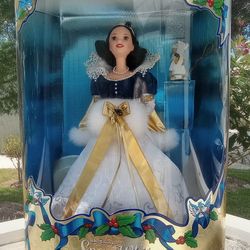 Snow white collectable doll-$40.00
