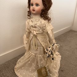 Vintage Franklin Heirloom Bride Porcelain Doll
