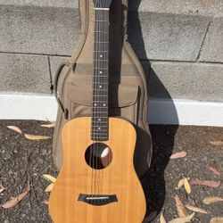 Baby Taylor Guitar with Bag