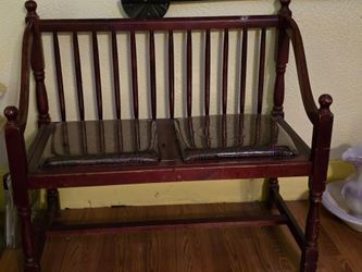 Silla de madera.