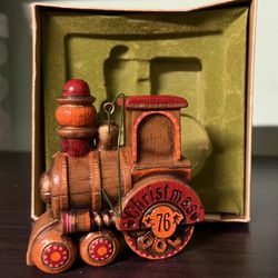 1976 HALLMARK YESTERYEARS TRAIN ORNAMENT