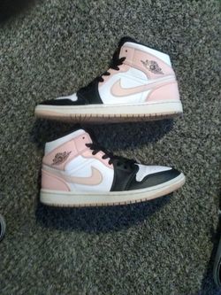 Air Jordan Pink Black White 