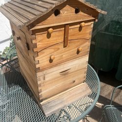 Bee House by Flow * Bee Hive * Bee Mansion