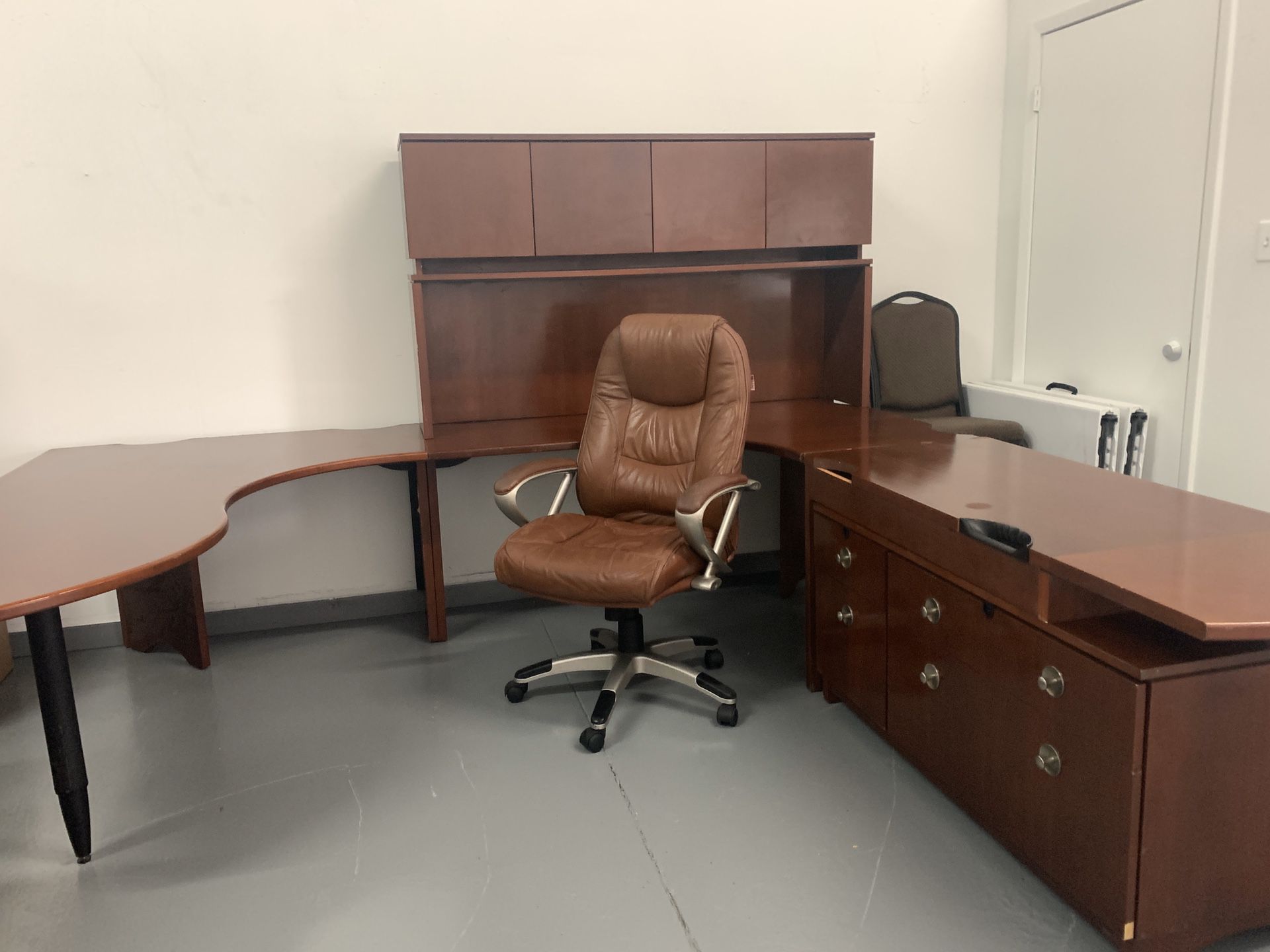 Steel case Office Furniture