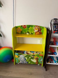 kids bookshelf