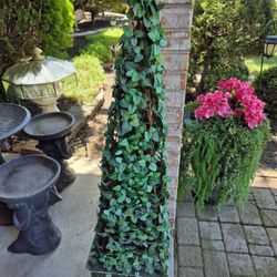 Topiary Porch Decor  H 50", W 12" 