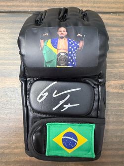 🥊 GLOVER TEIXEIRA AUTOGRAPHED UFC GLOVE – BECKETT AUTHENTICATED