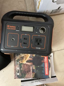Jackery Explorer 240
