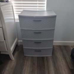 Sterilite Plastic Gray 4 Drawer Dresser 