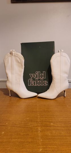 Womens Wild Fable Boots size 10