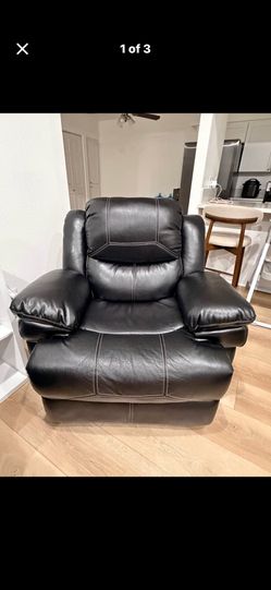 Beautiful elegant upscale luxury Italian Leather Recliner Chair
