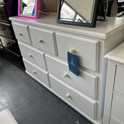 7 Drawers Solid Wood Dresser With Full Extension Rails Available In Different Colors 