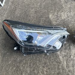 Toyota Rav 4 2018 Headlights 