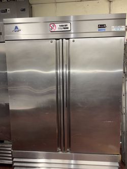 Commercial refrigerator