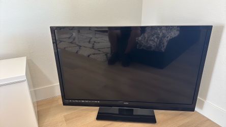 TV Vizio 42” 1080p LCD TV –