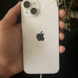 iPhone 14 Has Some Cracks