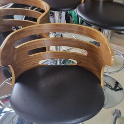 5 Bar Stools 