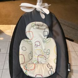 4 Moms Infant Rocker