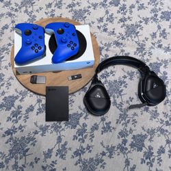 Xbox Series S - Bundle - 2.5 Gb, 2 Controllers, 1 Headset