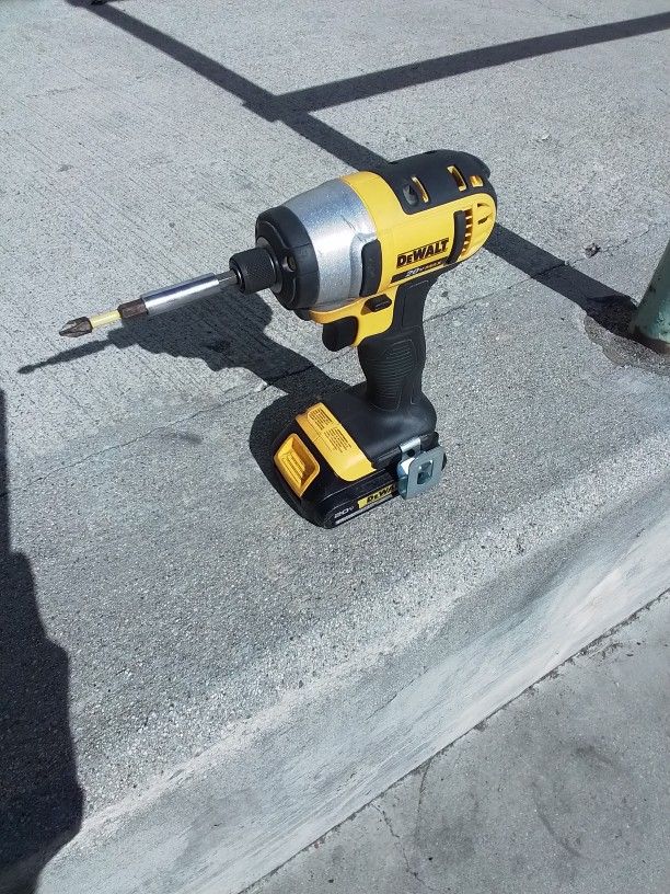 DeWalt 1/4 Impact Driver