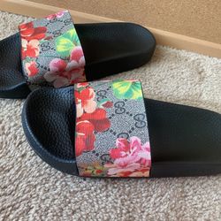 Fashion Sandals Size 6.5