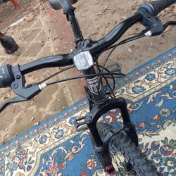 New Montain Bike 24inch MONGOSS  21SPEED SHIMANO NEVER USED SHIFTING AND PREAK VERY GOOD EVRYTHING IS GOOD CONDITION  Disc Preak 