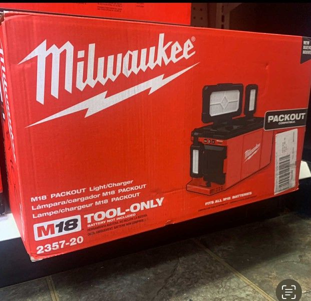 Milwaukee new light pack out M18