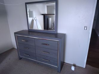 ASHLEY SIX DRAWER WITH MIRROR
