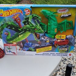 Hot Wheel Air Attack Dragon Set