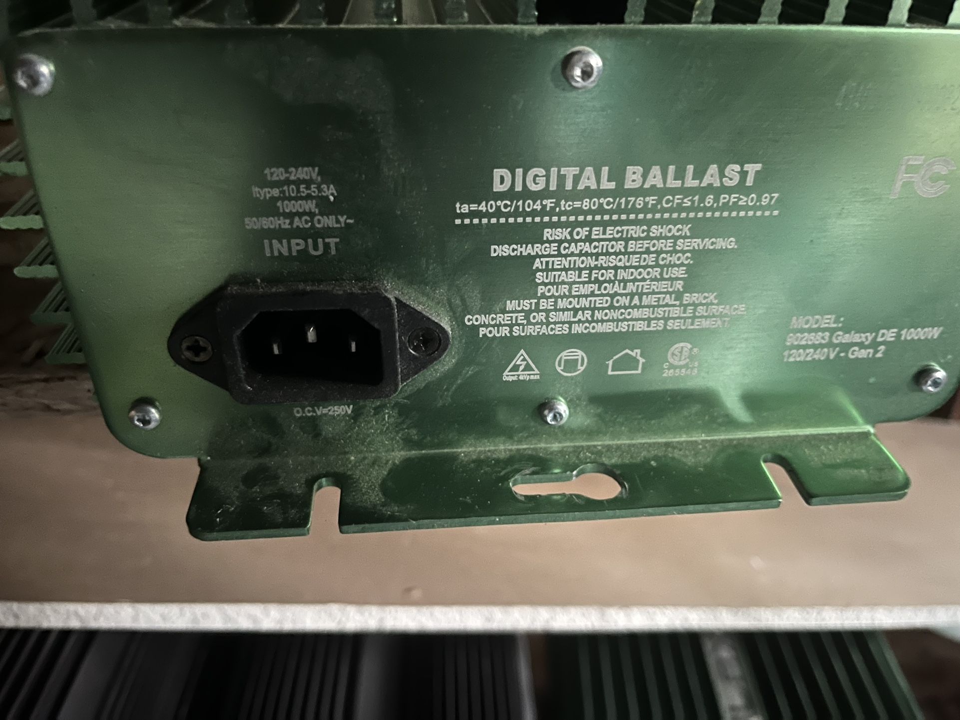 Solistek 1000W Adjustable HPS Digital Ballasts