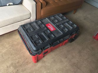 Milwaukee rolling tool chest