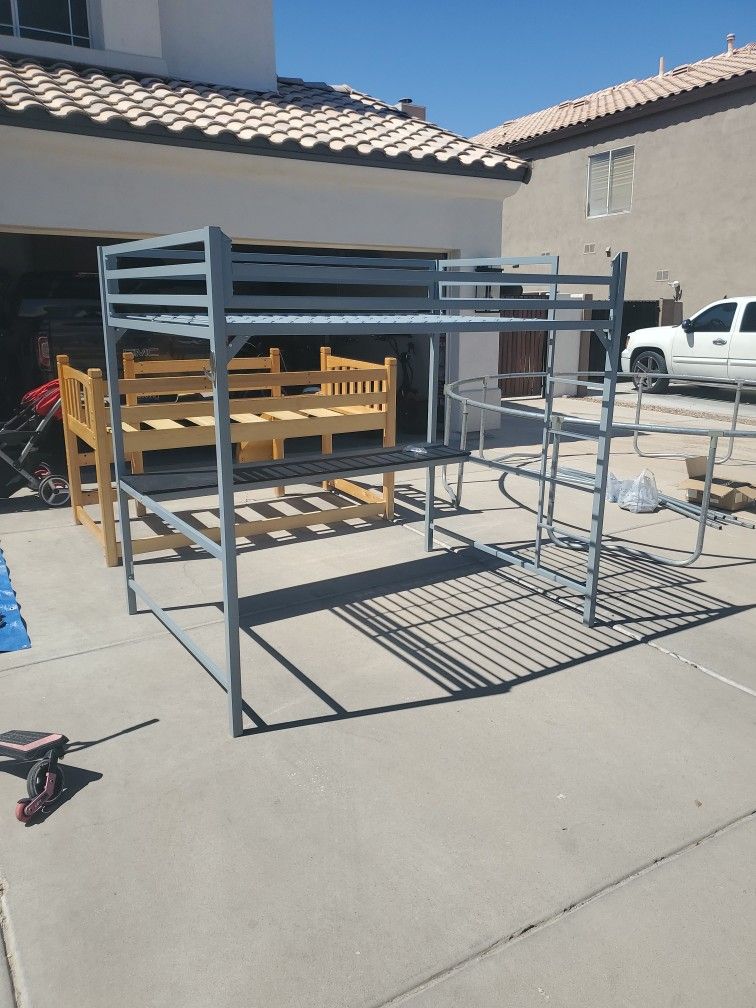 Full Size Loft Bed With Desk