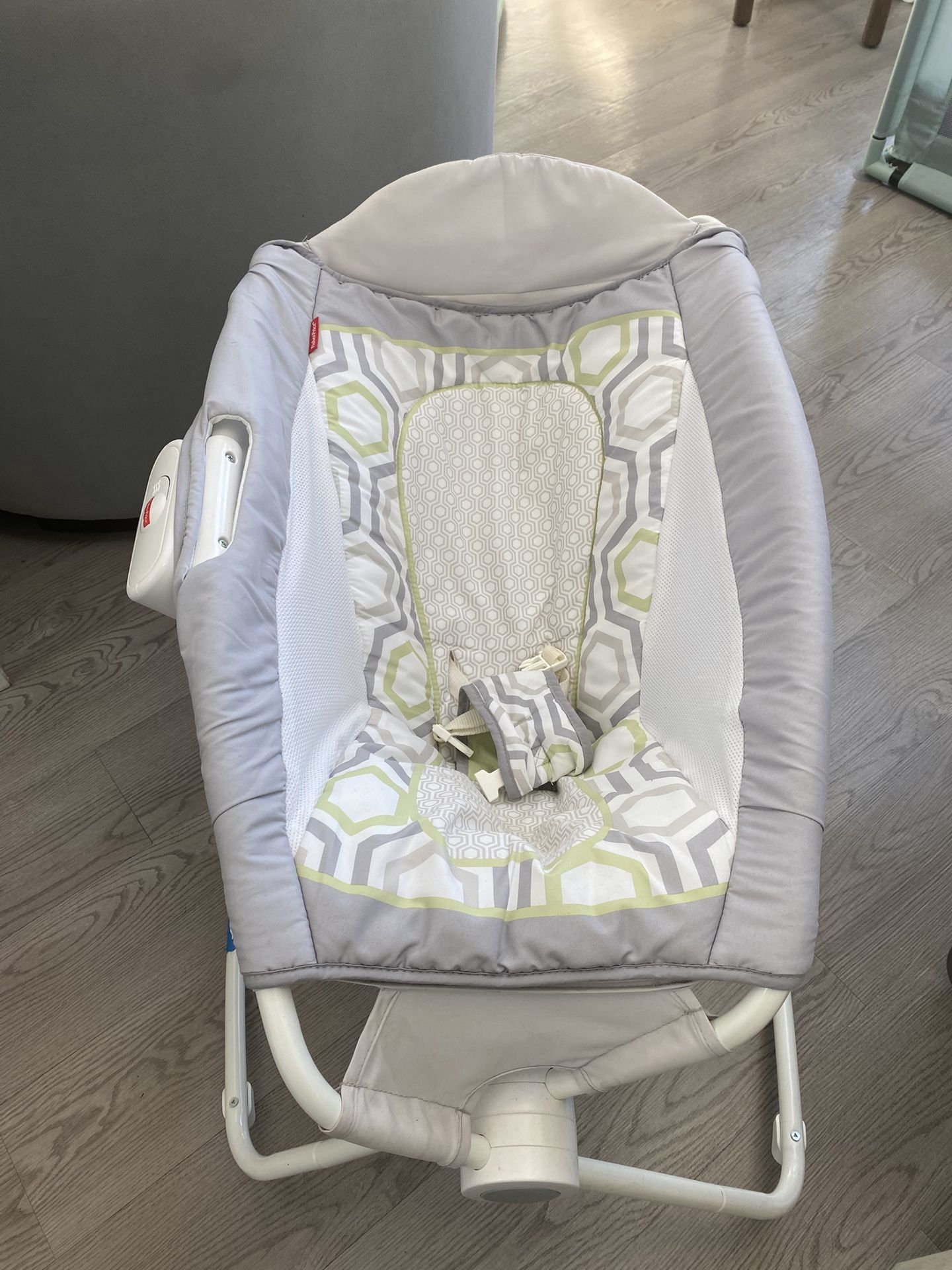 Fisher-Price Rock 'n Play Sleeper