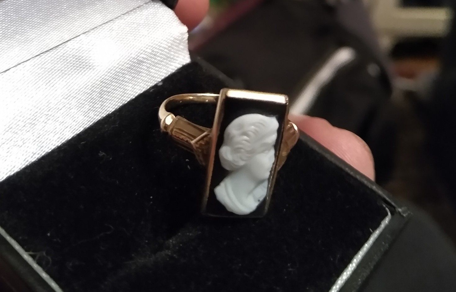 10k solid gold real shell Cameo ring