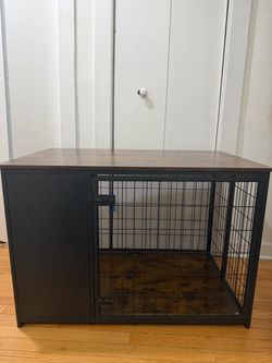 Furniture crate