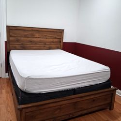 Queen Bedroom Set - Bed, Dresser, Nightstand, Mirror