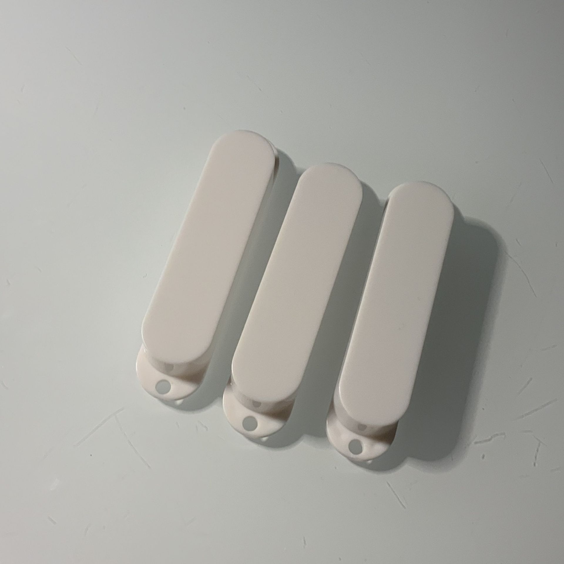 White Electric Guitar Closed Pickups Covers (Fits Strats)
