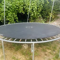Trampoline 12’