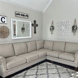 Sectional Couch Great Condition Super Clean And Comfy