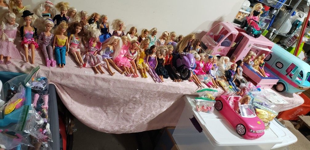 BARBIES, Vehicles, Accessories & Ken