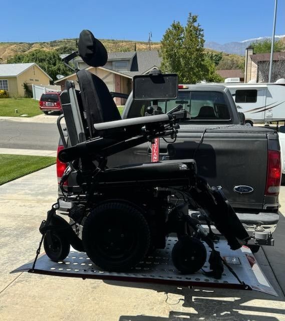 Power Wheel Chair With Carrier 