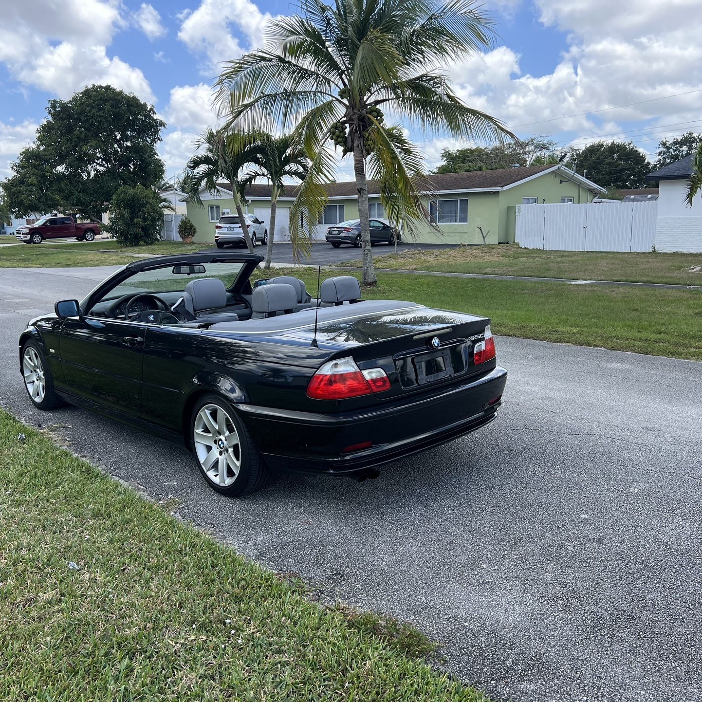 2003 BMW 325i