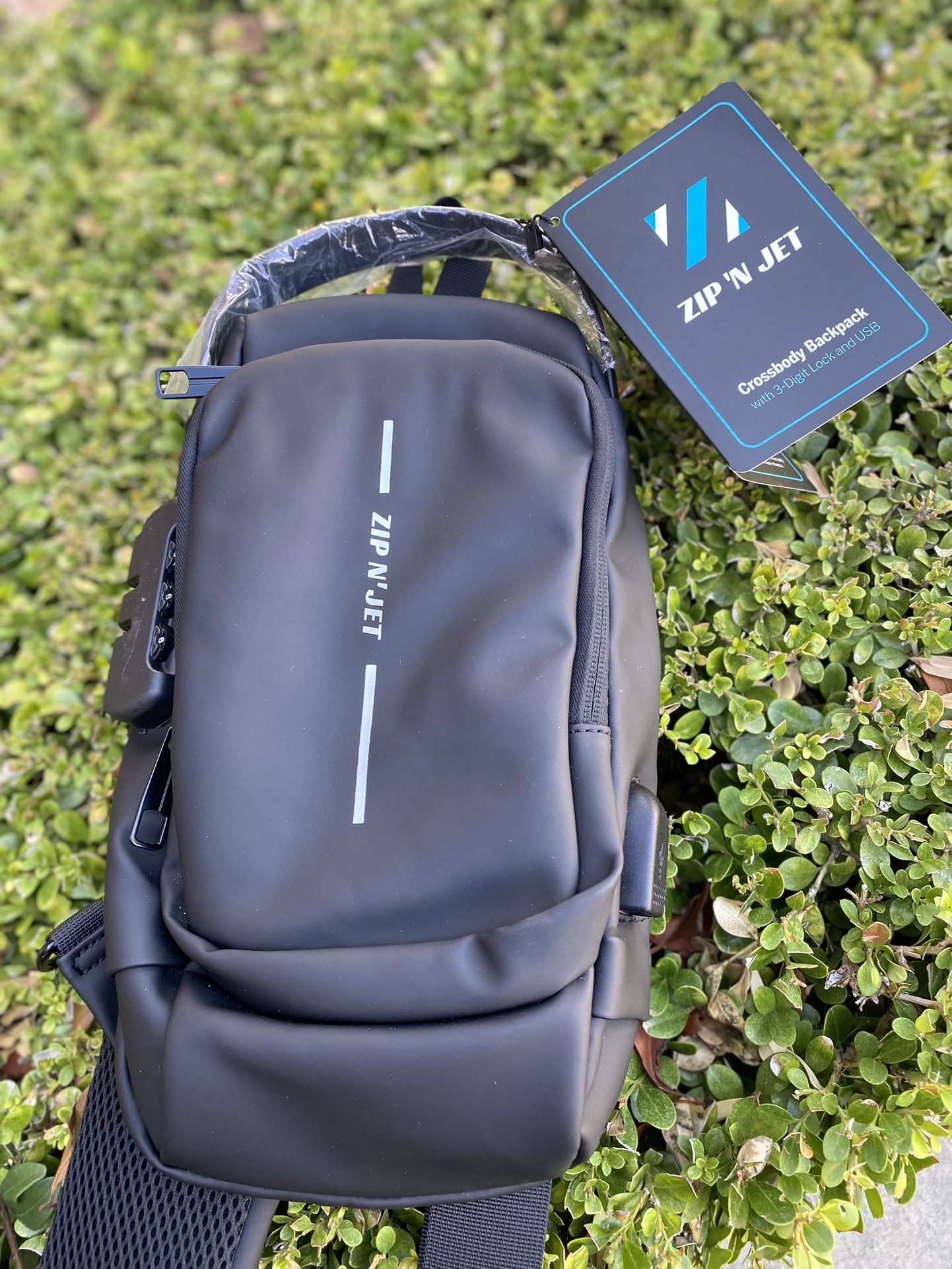 Zip N’ Jet Crossbody 