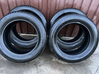 225/60/18 Set Of Tires